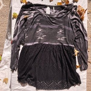 Free People Flowy Tee/Blouse! Size M.